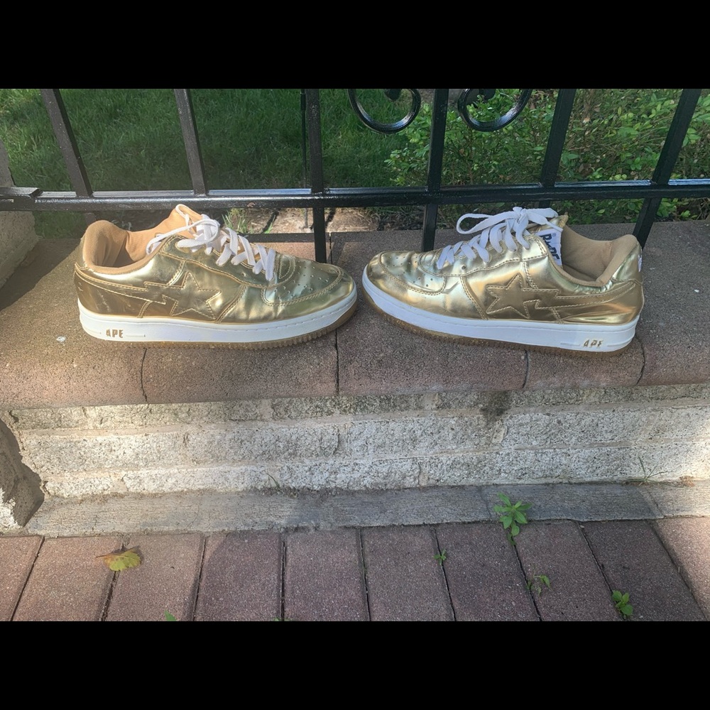 A bathing ape metallic “ bapesta” sz 10